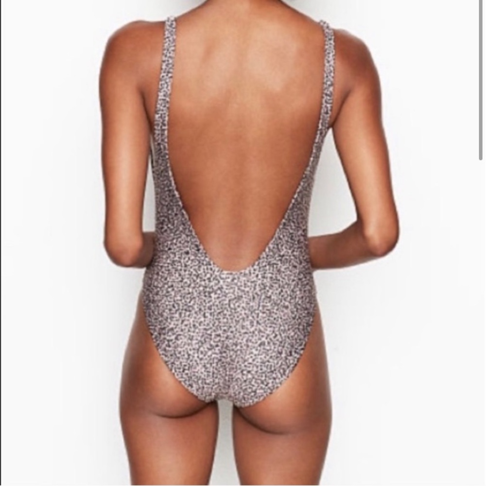 🤍🤩SALE🤍🤩 Stone Fox cheetah one piece